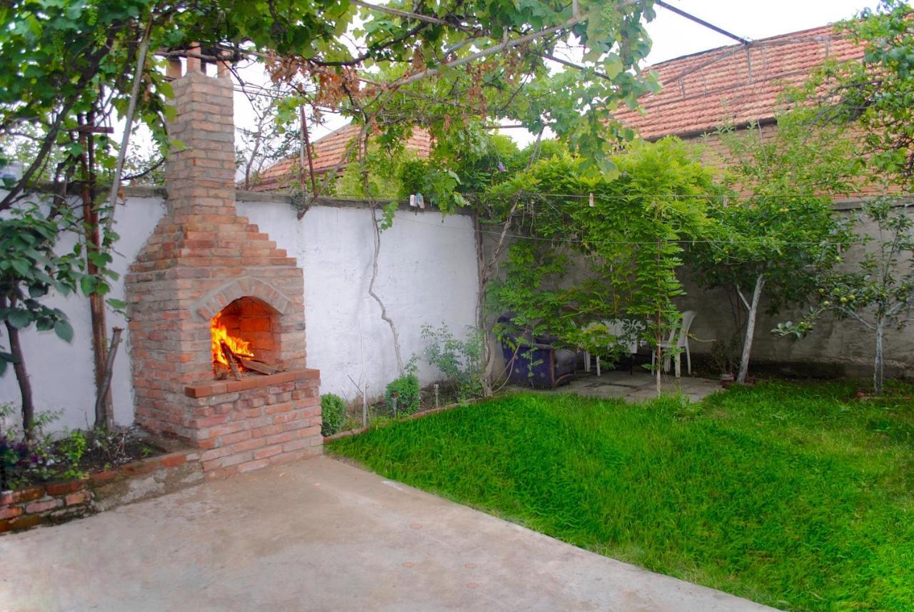 Big Three Apartments In Avlabari, Old Tbilisi Exterior foto
